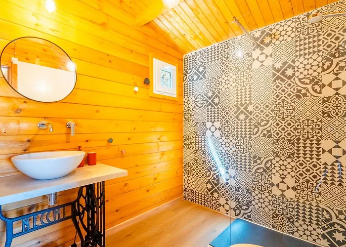 Апартаменты Oaknest Naturelodge - Sirintina Бадеси