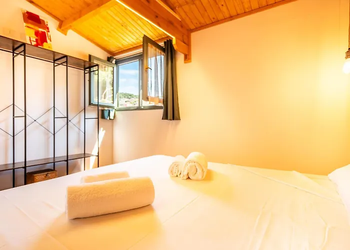 Апартаменты Oaknest Naturelodge - Sirintina Бадеси
